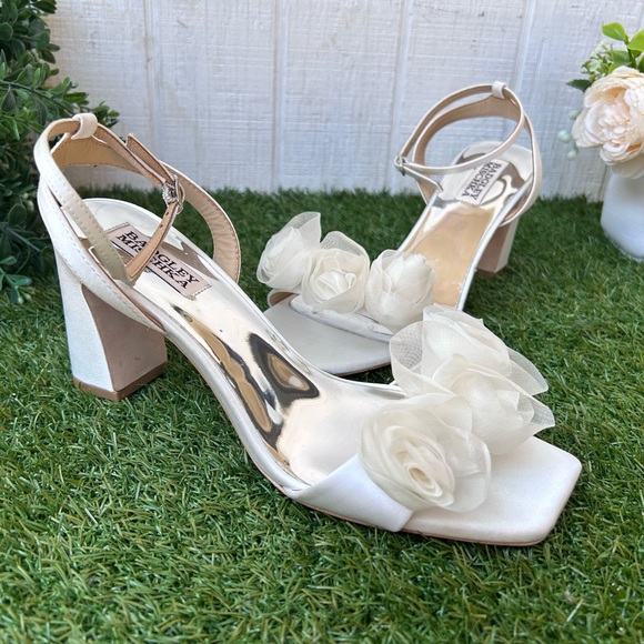 Badgley Mischka Carli Ankle-Strap Sandals - Soft White size 7.5 new - Picture 7 of 16